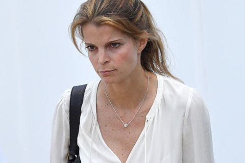 «Είναι κούκλα από ατσάλι. Δεν χορεύει και δεν διασκεδάζει ποτέ»