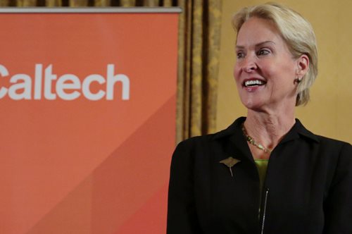 Έχασε δύο συζύγους και ένα γιο και διαγνώστηκε με καρκίνο. Αλλά φέτος κέρδισε Νόμπελ