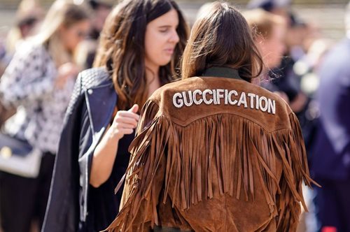 Καμία δεν έχει κρατήσει ακόμα τη νέα τσάντα Gucci. Αλλά τελικά θα τη φορέσουν όλες.