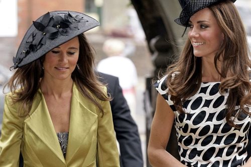 Οι αδερφές Μίντλετον ξαναχτύπησαν: H μία με το πιο μοδάτο print και η άλλη με το πιο ξεπερασμένο