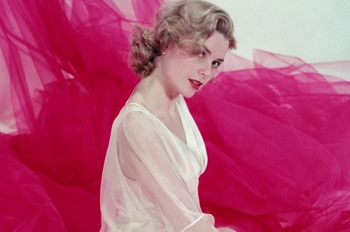 Η 24χρονη εγγονή της Γκρέις Κέλι της μοιάζει ελάχιστα και είναι ινφλουένσερ