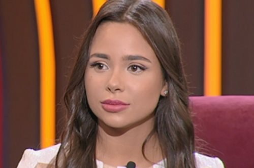 «Λόγω της μόρφωσης μου υπερτερώ των άλλων ανθρώπων»: Το μοντέλο που αφαίρεσε τα χείλη του