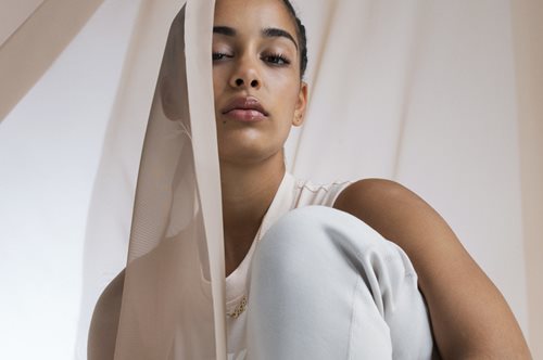 5 νέες και ανερχόμενες Ελληνίδες χορεύτριες δοκιμάζουν πρώτες το νέο μοντέλο Air Force 1 της Nike 