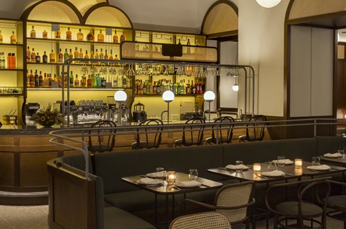 Είδαμε πρώτοι το εσωτερικό του νέου εστιατορίου της πόλης που θα αλλάξει την έξοδο των Αθηναίων