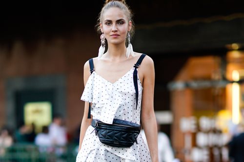 Είναι δύσκολο αλλά μας αρέσει: Το φετινό χρώμα στις μπότες θα το φορέσουν οι τολμηρές 