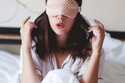 Τα 4 πολύτιμα μυστικά των γυναικών που δείχνουν σαν να έχουν κοιμηθεί 9 ώρες