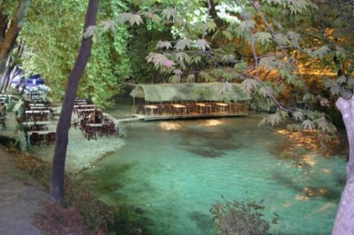 Το ελληνικό χωριουδάκι δίπλα στο ποτάμι πήρε το όνομά του από ένα μύθο