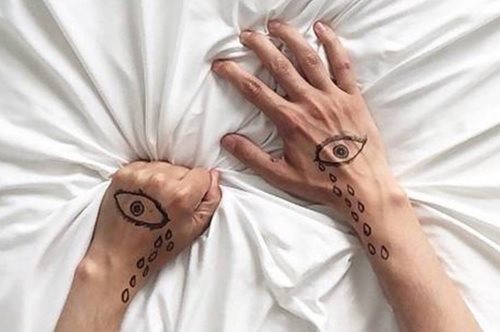 Τι αποκαλύπτει το μικρό σου δάχτυλο για το χαρακτήρα σου;