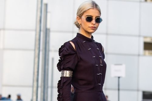 Όταν φοράω αυτά τα σκουλαρίκια των 10 ευρώ, δέχομαι πάντα κοπλιμέντα