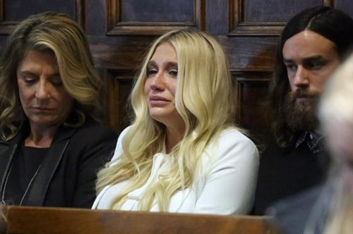 Η Kesha κατηγορεί τον παραγωγό της για βιασμό 