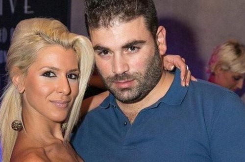 Συγκλονισμένη στην κηδεία του Παντελίδη η πρώην κοπέλα και μούσα του