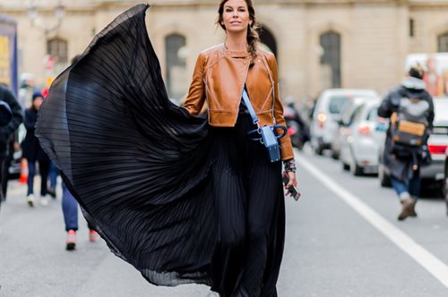 Έχουμε ήδη αποφασίσει: Τα πλουμιστά παπούτσια των γιορτών βρίσκονται στα ράφια του Zara 