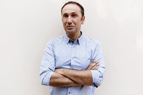 Όταν έκλαψε ο Ρένος Χαραλαμπίδης: Ποιοι τού τραγούδησαν το 