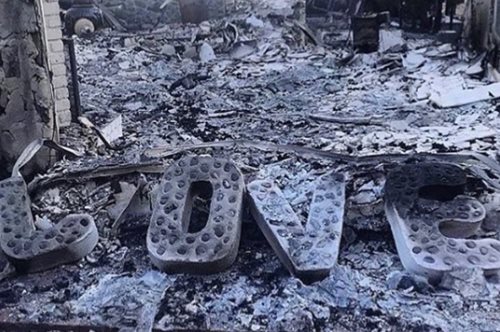 Φωτιά στην Καλιφόρνια: Οι συγκλονιστικές φωτογραφίες των επώνυμων που βρέθηκαν εκεί