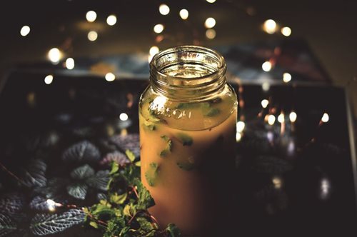 Αντικατέστησε με αυτό το ρόφημα το κρασί που παραγγέλνεις έξω για να κοιμάσαι μετά σαν πουλάκι