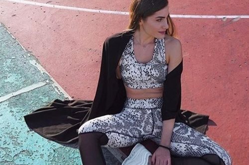 Τα ελληνικά κολάν με την ειδική ραφή στο πίσω μέρος που ανασχηματίζουν τους γλουτούς 