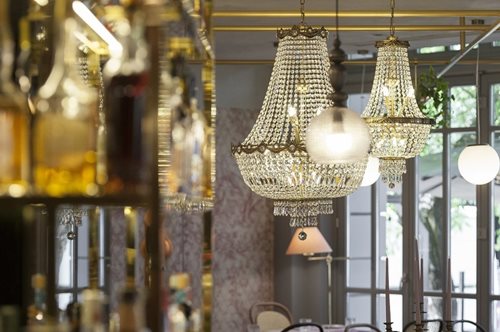 Αυτή η brasserie της Θεσσαλονίκης σε μεταφέρει αυτόματα στην Αλίκη στη Χώρα των Θαυμάτων