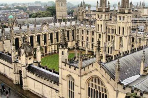 Πανεπιστήμιο της Οξφόρδης: Τη λέξη της χρονιάς για το 2018 την αναπαράγουμε όλοι καθημερινά 