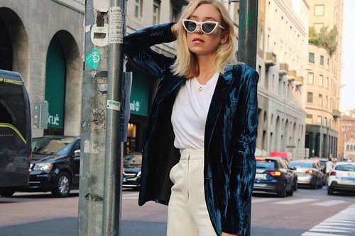 Είναι σατέν, είναι κεντημένη, είναι εορταστική: Η νέα συλλογή της Vans θα σε τρελάνει 