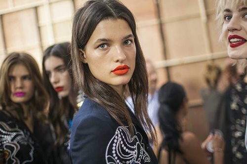 Η νέα μάσκαρα με κερατίνη θα κάνει πραγματικότητα τις βλεφαρίδες που ονειρεύεσαι 