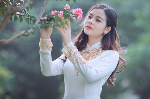 Ο γάμος με ανήλικα κορίτσια έχει γίνει μπίζνα σε κάποιες περιοχές της Ταϊλάνδης