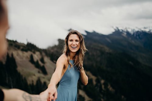 «Έτσι μοιάζει ο ιππότης σου όταν περνάς τα 40»: To κείμενο για την αληθινή αγάπη που έγινε viral