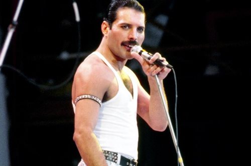 Η αλησμόνητη εμφάνιση στη συναυλία που άλλαξε τη μουσική ήταν αυτή των Queen 