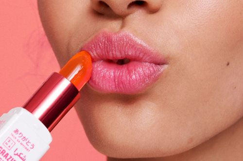 Το νέο LIPS FOR LIFE LIPSTICK της 3INA, δεν είναι απλά ένα κραγιόν