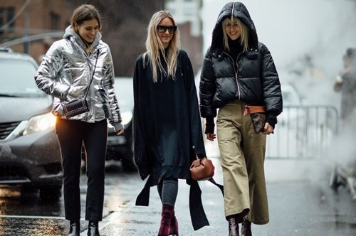 No1 μπουφάν: Η επιστροφή του πιο διάσημου jacket, που όλοι αγαπήσαμε, είναι πια γεγονός