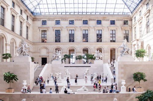 Η ελεύθερη είσοδος που καθιερώνεται στο Λούβρο είναι μια ακόμα αφορμή να επισκεφτούμε το Παρίσι