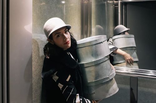 Μεγάλη επιστροφή: Το «Χρονικό διάστημα» της Δημουλά ξανά στο θέατρο, με τη Λουκία Μιχαλοπούλου