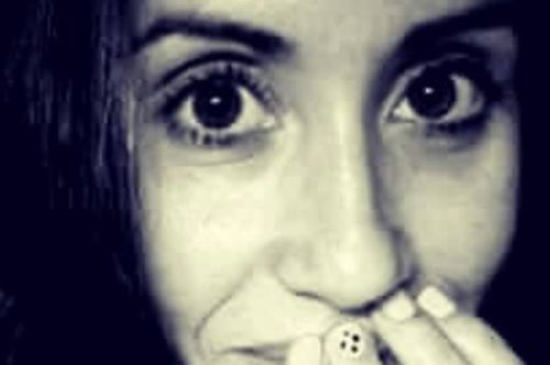 «Τα όνειρά μου μού δίνουν δύναμη»: Η Ευαγγελία μιλάει για τη ζωή της με το νεανικό Πάρκινσον