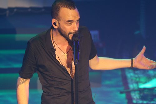 Παράξενη ιστορία: Πώς βρέθηκε ο Πάνος Μουζουράκης στο Mamma Mia