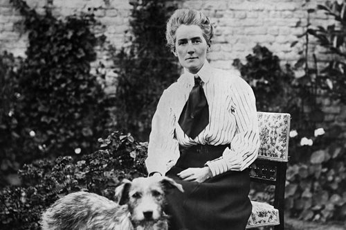 Η άγνωστη, συγκινητική ιστορία της Έντιθ Κάβελ, μίας από τις μεγάλες ηρωίδες του 20ου αιώνα