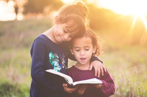 Τα νέα βιβλία-φαινόμενα εμπνέουν τα παιδιά μας να αλλάξουν τον κόσμο