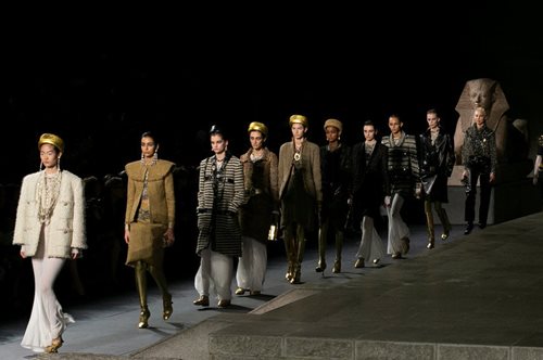 Η Chanel μόλις πραγματοποίησε το πιο ανατρεπτικό και διαφορετικό σόου όλων των εποχών