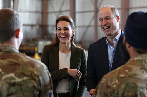 Η Κέιτ Μίντλετον και ο Ουίλιαμ έφτασαν στην Κύπρο και όλοι μιλούν για το παντελόνι της Δούκισσας