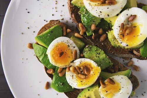 Καλλίγραμμη στις γιορτές: Η δίαιτα των δύο εβδομάδων που θα σε κάνει να κατέβεις ένα νούμερο 