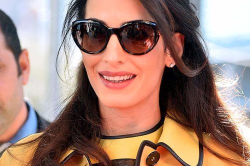 Η εμφάνιση που αποδεικνύει ότι η Αμάλ Κλούνεϊ είναι η πιο στιλάτη μαμά της Νέας Υόρκης 