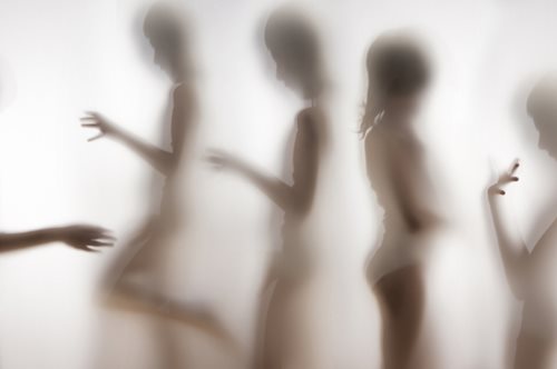 Τα φαντάσματα που κουβαλάμε μέσα μας