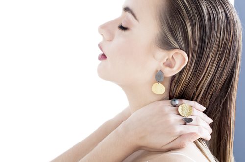 Η νέα συλλογή κοσμημάτων της Δανάης Αλατάρη δεν είναι αυτό που φαίνεται