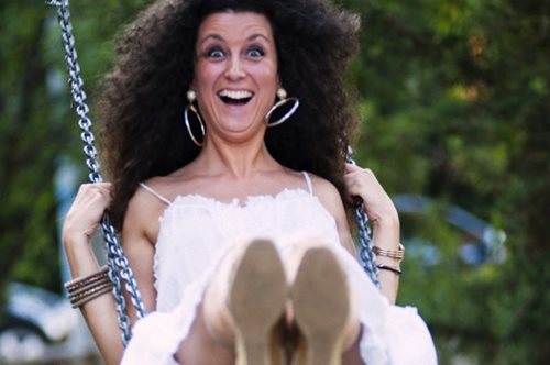 «Σχεδόν πέθανα»: Η Κατερίνα Βρανά, η πιο αστεία γυναίκα του κόσμου, επέστρεψε με μαύρο χιούμορ