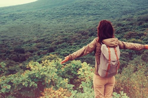 Οι 5 λόγοι που αξίζει να ταξιδέψεις μόνη