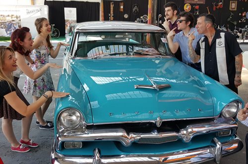 Την Κυριακή το μεσημέρι θα χορέψεις rock n' roll στο κέντρο της Αθήνας: η πόλη γεμίζει εκπλήξεις