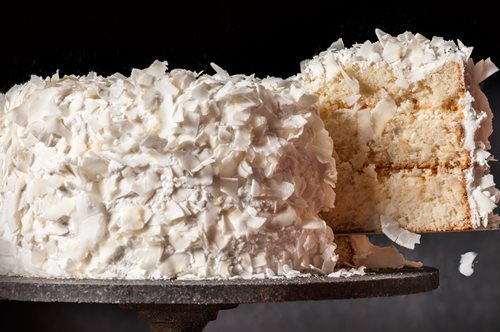 Χιονούλα, άσπρη, άσπρη και λαχταριστή: Φτιάξε το απόλυτο γλυκό των γιορτών με 35% λιγότερα λιπαρά