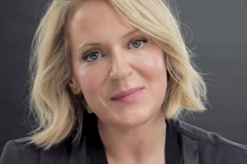 Μετά τα 45: Αυτό είναι το μόνο σημείο του προσώπου που χρειάζεται προσοχή στο μακιγιάζ 