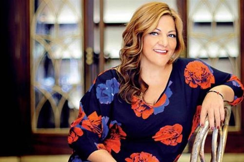 «Τα νιάτα μου δεν τα ξόδεψα αλόγιστα»: Η Βίκυ Σταυροπούλου για τη νιότη και τη σχέση με την κόρη της