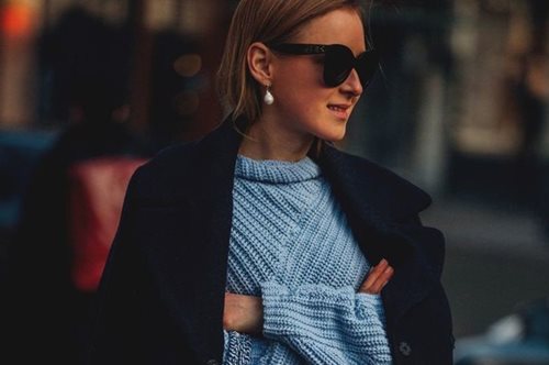 Σωστή επένδυση. Οι στιλίστριες κατέληξαν στο ένα αξεσουάρ που μεταμορφώνει τις χειμερινές εμφανίσεις