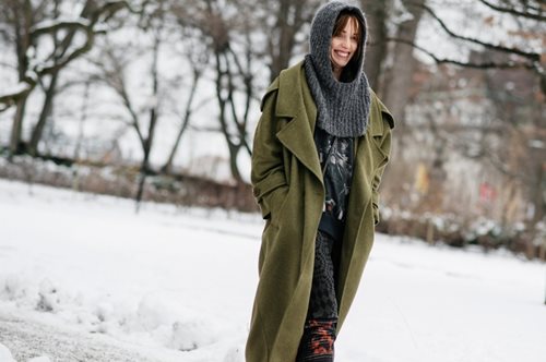 Το ένα και μοναδικό παπούτσι που είναι και σούπερ ζεστό και θηλυκό: Δυνατή τάση