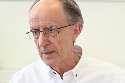 Ο καταξιωμένος γιατρός που θα νικήσει την παιδική λευχαιμία με ένα γιαούρτι